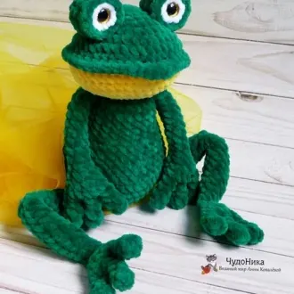 Плюшевая лягушка