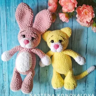 Плюшевые кот и зая