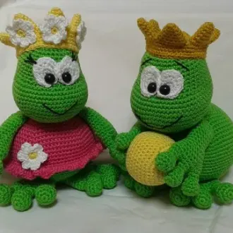 Лягушка король и его королева