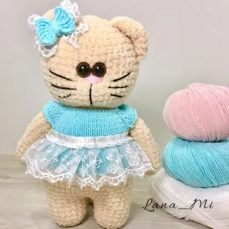 Плюшевая кошечка