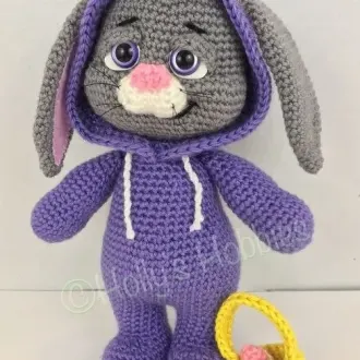 Пасхальный кролик с корзинкой