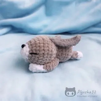 Спящий зайчонок