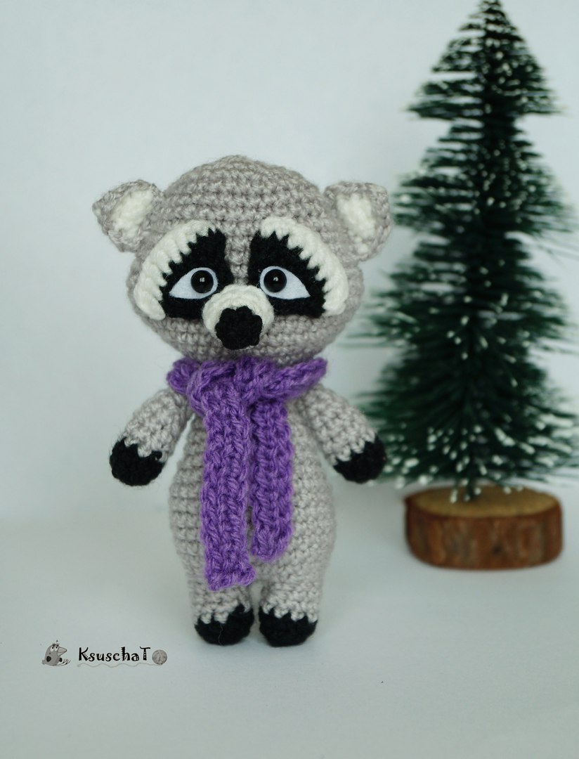 Схема енота амигуруми. Енот Тимошка амигуруми. Амигуруми Енотик Тимошка. Енот полоскун амигуруми. Енот Тимошка крючком.