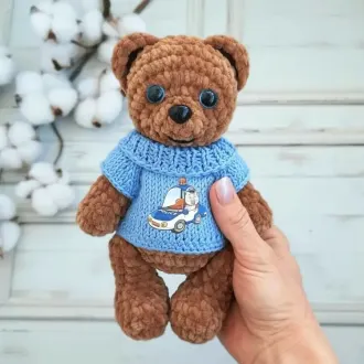 Плюшевый мишка в свитереАвтор — @dary_toys
