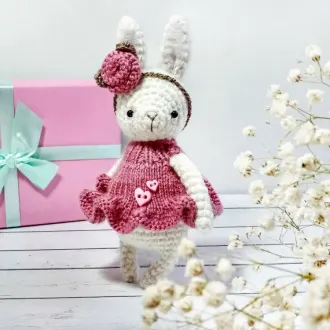 Зайка -тонконожкаАвтор: Мария Никулина @knitbymarynik, Источник: