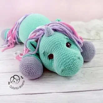 Плюшевая единорожка? Автор- @colorfuldreams_crochet