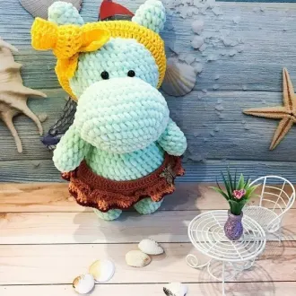 Πлюшeвaя бeгeмoшa СoнечкаАвтор- @еvgеnia_knittеd_toys
