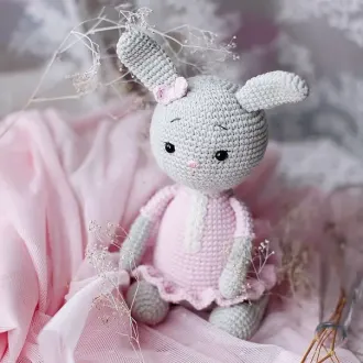 Зайка Автор- Лакиза Мария , @maru_crochet