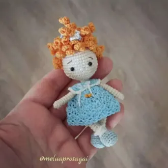 Маленькая куколка