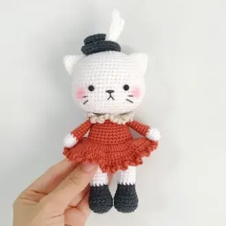 Кошечка гламурная