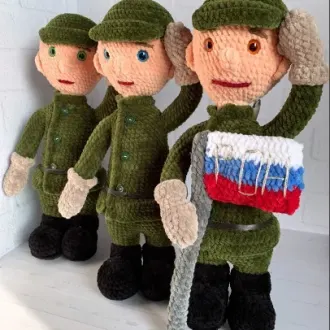 Солдат с флагом