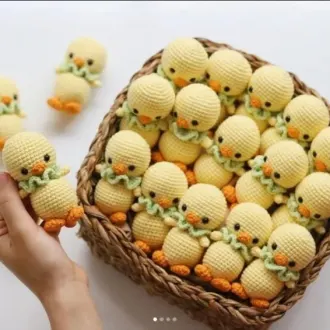 Маленькие цыплята
