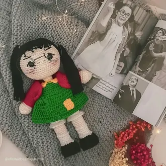 Кукла в очках