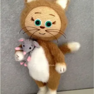 Бонни в костюме кошки, зайки и мышки