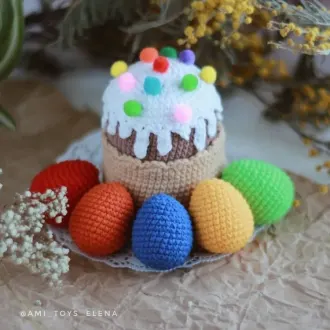 Пасхальный кулич и яйца
