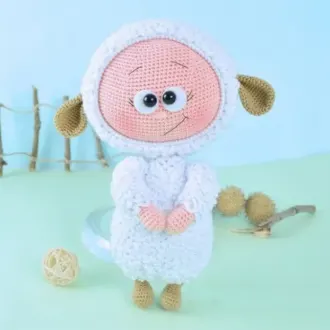 Бонни в костюме барашка